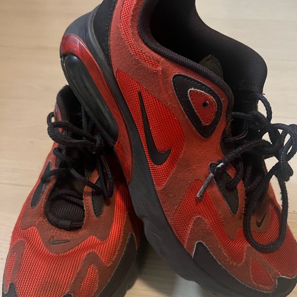 Red and black Nikes size 8 men - Picture 3 of 5